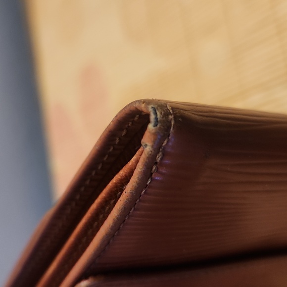 Louis Vuitton EPI Leather Double Snap Tri-Fold Elise Wallet, Brown - Picture 15 of 15